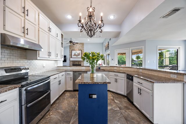 310 James Drive, Heath, TX 75032