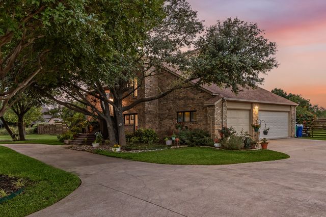 310 James Drive, Heath, TX 75032