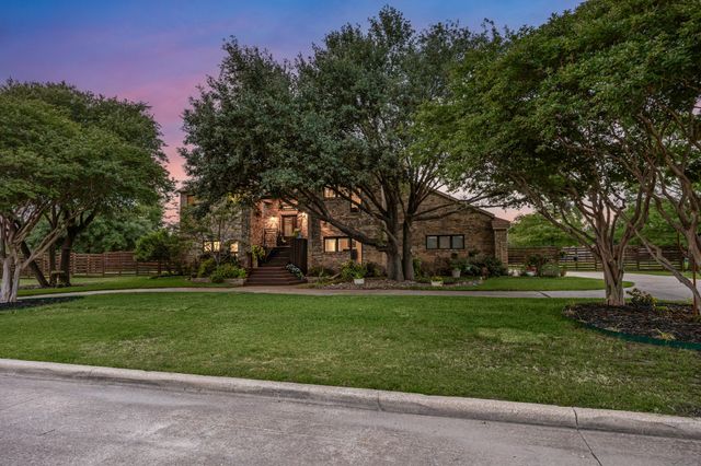 310 James Drive, Heath, TX 75032