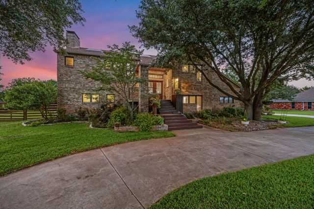 310 James Drive, Heath, TX 75032