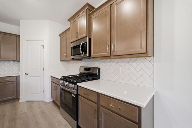 888 Joe Miller Dr, Hendersonville, TN 37075