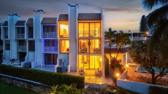 1222 Hillsboro Mile 24, Hillsboro Beach, FL 33062