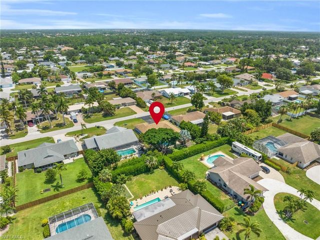 130 Mentor DR, Naples, FL 34110