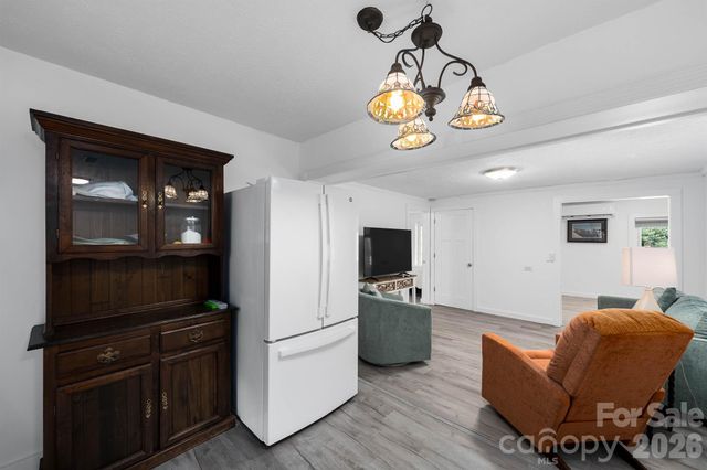 389 Rollins Road, Marshall, NC 28753