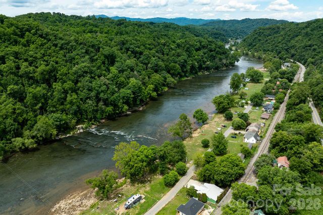 389 Rollins Road, Marshall, NC 28753