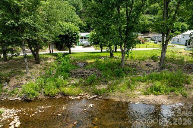 389 Rollins Road, Marshall, NC 28753