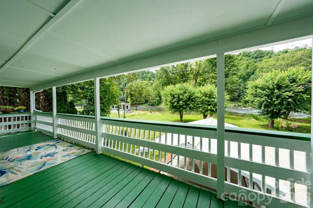389 Rollins Road, Marshall, NC 28753