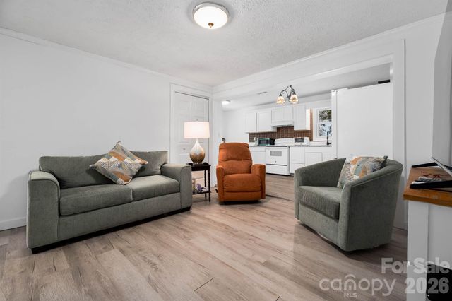 389 Rollins Road, Marshall, NC 28753