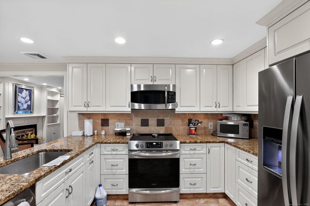 36 Norman Road, Hamden, CT 06514