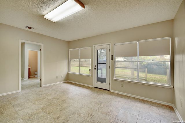 2206 BLUEBERRY HILL ST, San Antonio, TX 78232