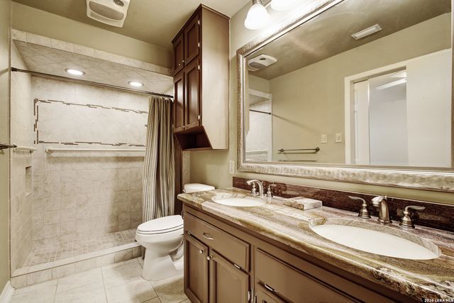 2206 BLUEBERRY HILL ST, San Antonio, TX 78232