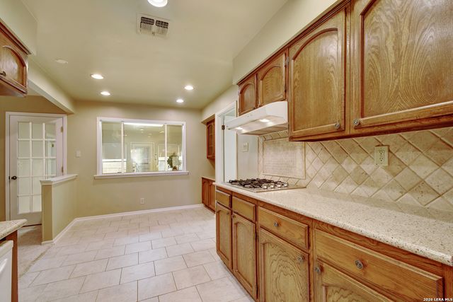 2206 BLUEBERRY HILL ST, San Antonio, TX 78232