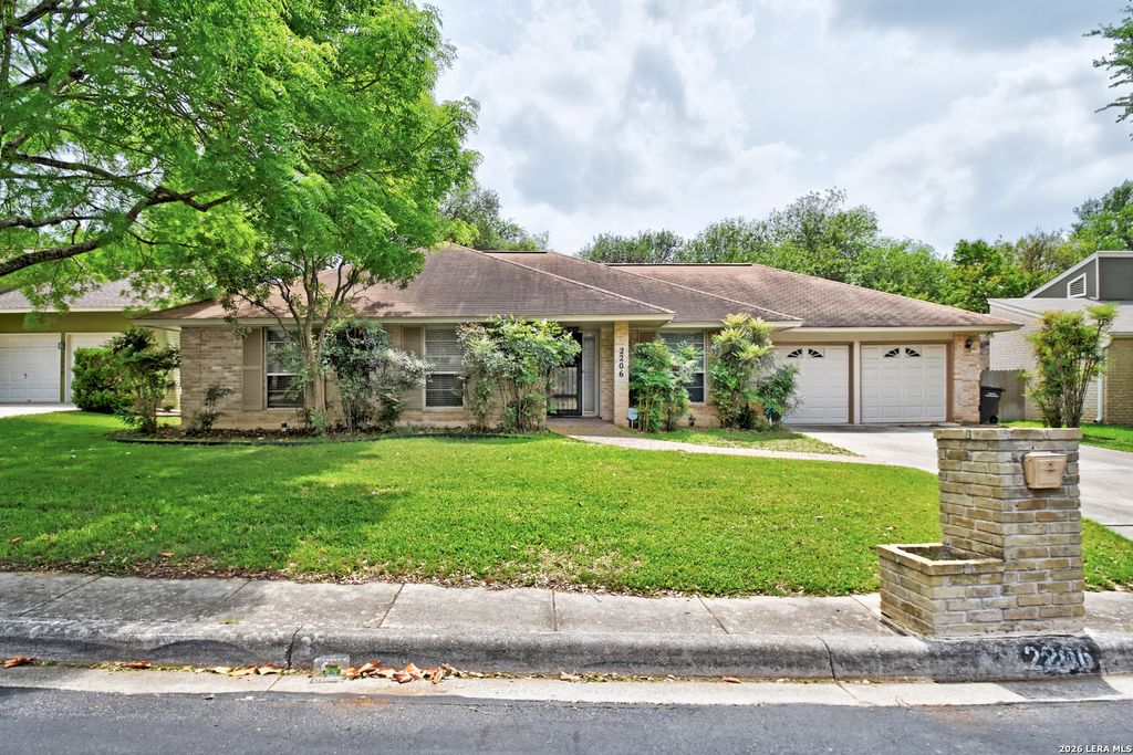 2206 BLUEBERRY HILL ST, San Antonio, TX 78232