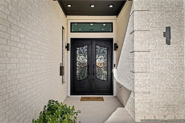 14002 Woodthorpe Lane, Houston, TX 77079