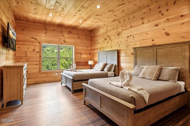 1736 Azalea Circle, Sevierville, TN 37876