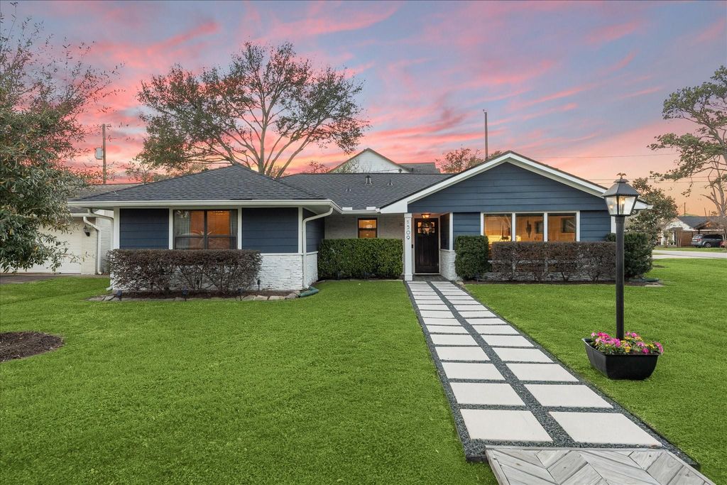 1509 Adkins Road, Houston, TX 77055