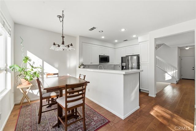 4933 Santo, Oak Park, CA 91377