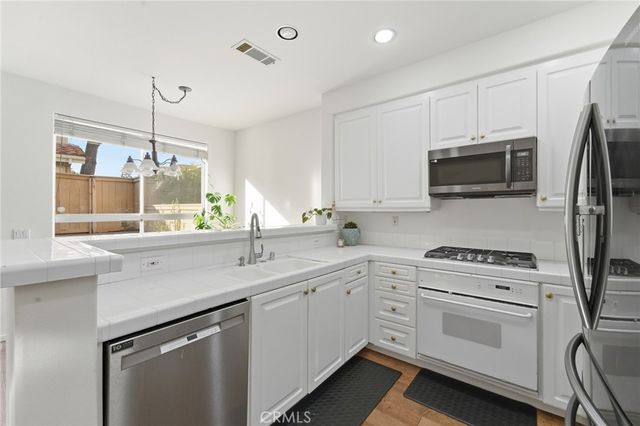 4933 Santo, Oak Park, CA 91377