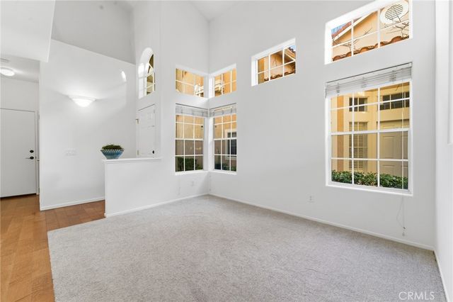4933 Santo, Oak Park, CA 91377