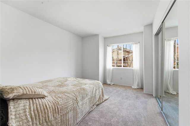 4933 Santo, Oak Park, CA 91377