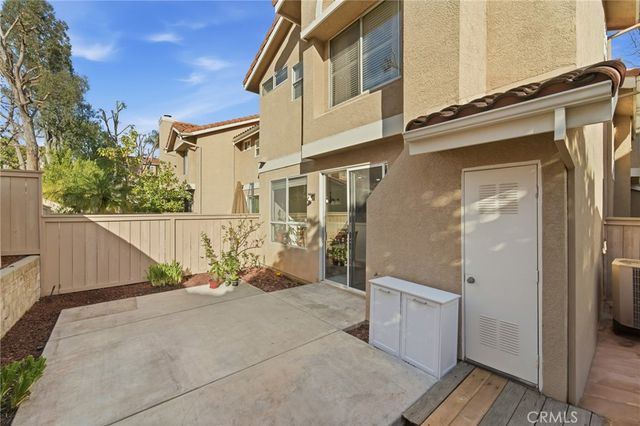 4933 Santo, Oak Park, CA 91377