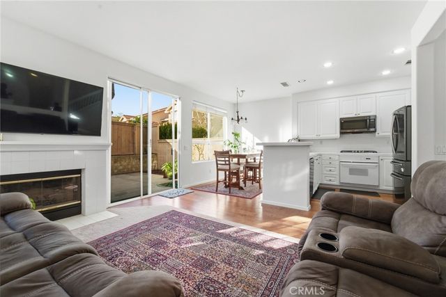 4933 Santo, Oak Park, CA 91377