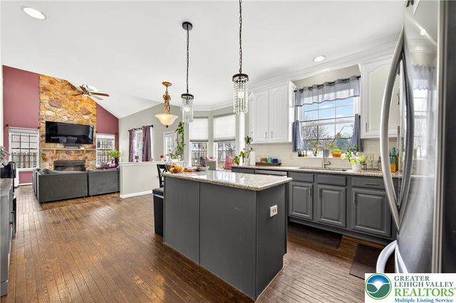 585 Adams Street, Forks Twp, PA 18040