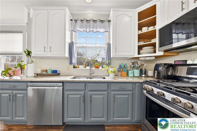 585 Adams Street, Forks Twp, PA 18040