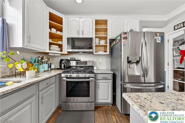 585 Adams Street, Forks Twp, PA 18040