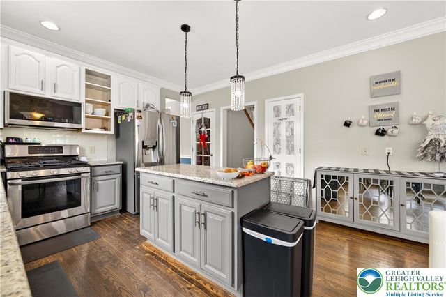 585 Adams Street, Forks Twp, PA 18040