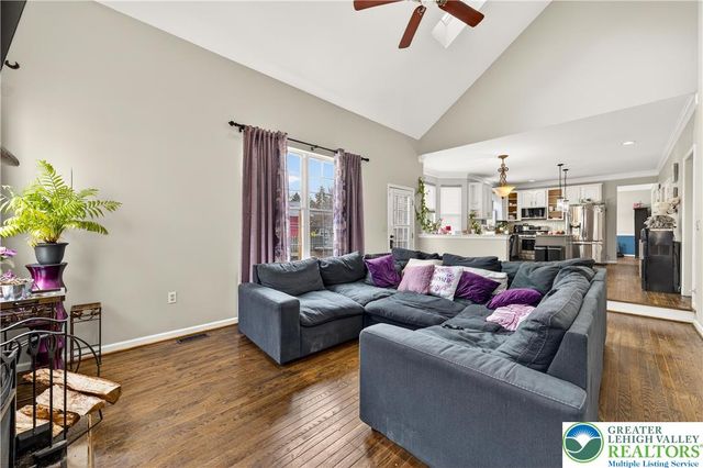 585 Adams Street, Forks Twp, PA 18040