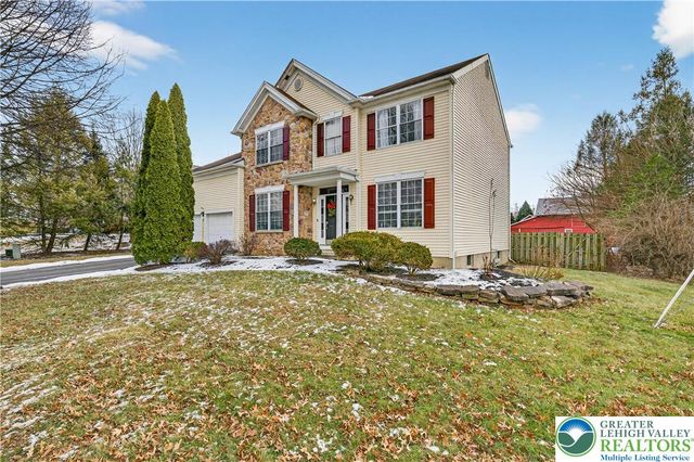 585 Adams Street, Forks Twp, PA 18040