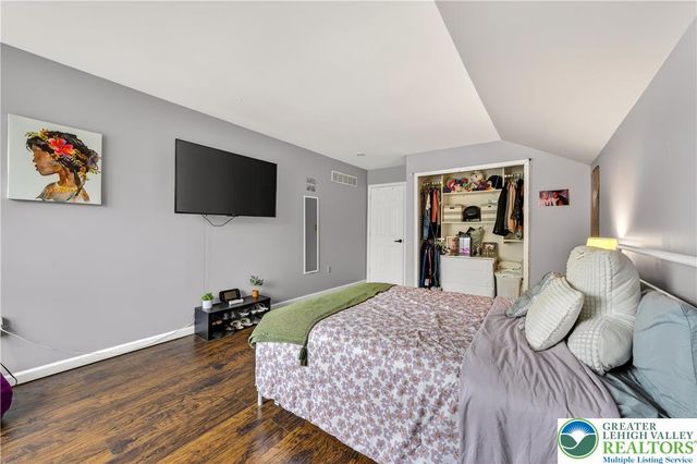 585 Adams Street, Forks Twp, PA 18040