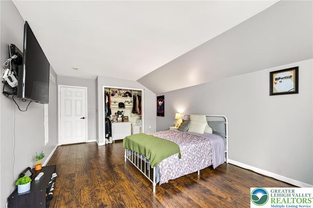 585 Adams Street, Forks Twp, PA 18040