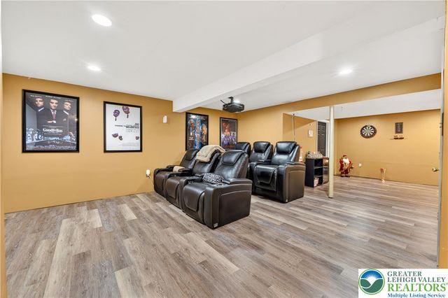 585 Adams Street, Forks Twp, PA 18040