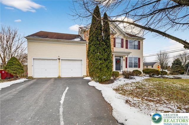 585 Adams Street, Forks Twp, PA 18040