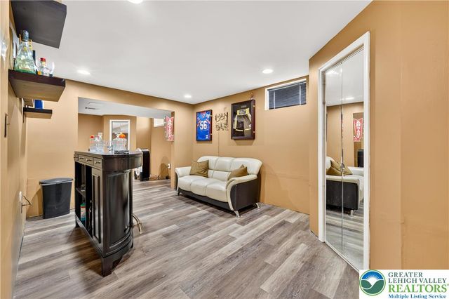 585 Adams Street, Forks Twp, PA 18040