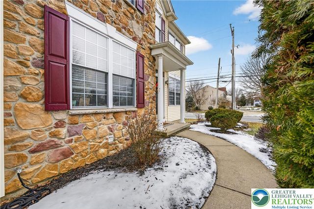 585 Adams Street, Forks Twp, PA 18040