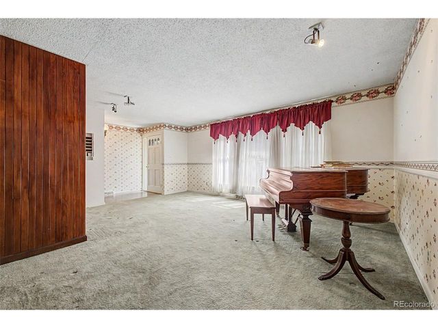 1600 Northwestern Rd, Longmont, CO 80503