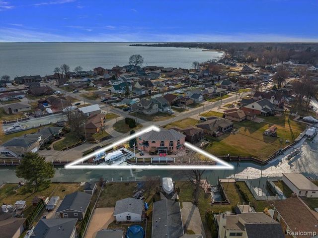 35809 Schmid Drive, New Baltimore, MI 48047