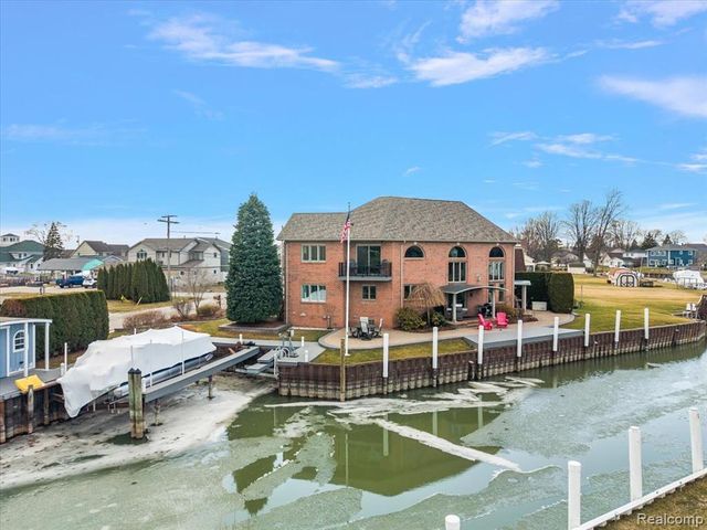 35809 Schmid Drive, New Baltimore, MI 48047