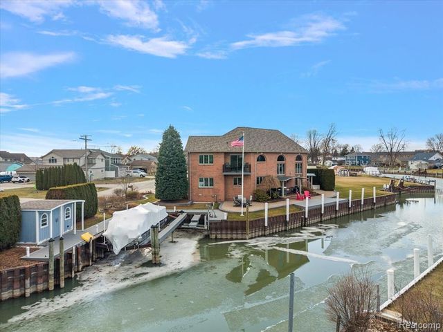 35809 Schmid Drive, New Baltimore, MI 48047