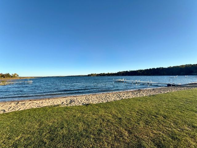 7995 Treefrog Drive NW, Walker, MN 56484