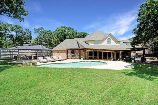 208 Wellington Oaks Place, Denton, TX 76210
