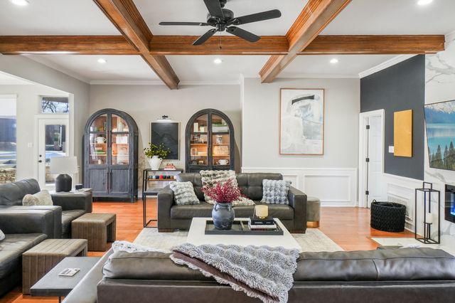 208 Wellington Oaks Place, Denton, TX 76210