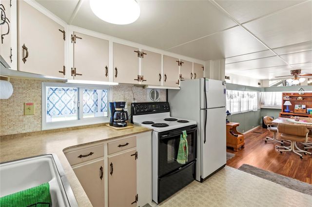 508 50TH AVENUE PLAZA W, Bradenton, FL 34207