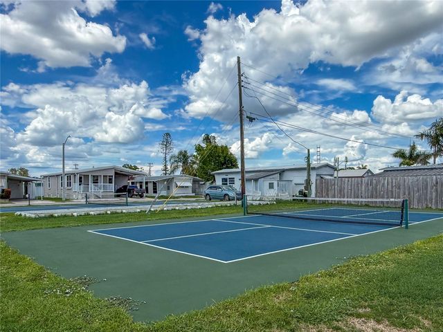 508 50TH AVENUE PLAZA W, Bradenton, FL 34207