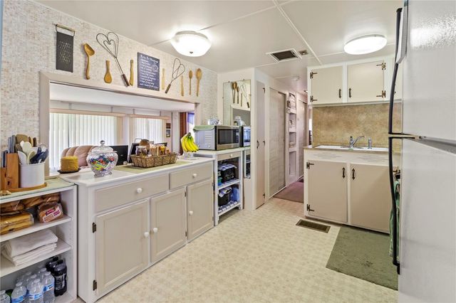 508 50TH AVENUE PLAZA W, Bradenton, FL 34207