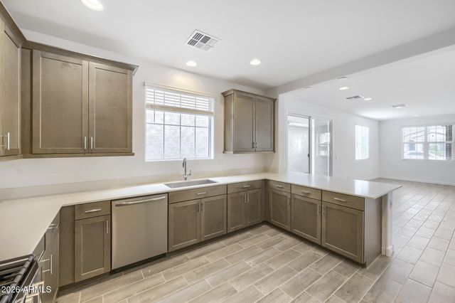 8306 E PRAIRIE Avenue, Mesa, AZ 85212
