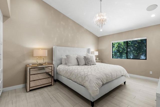 33 Medina Way, Rancho Mirage, CA 92270